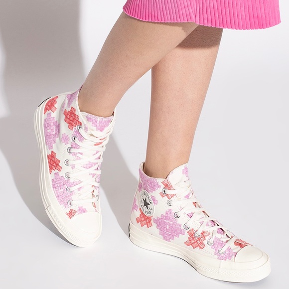 NWT Converse Chuck 70 Bright Embroidery Women’s Shoes